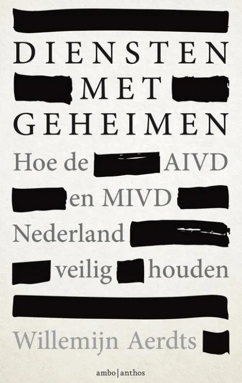 Diensten met geheimen eBook